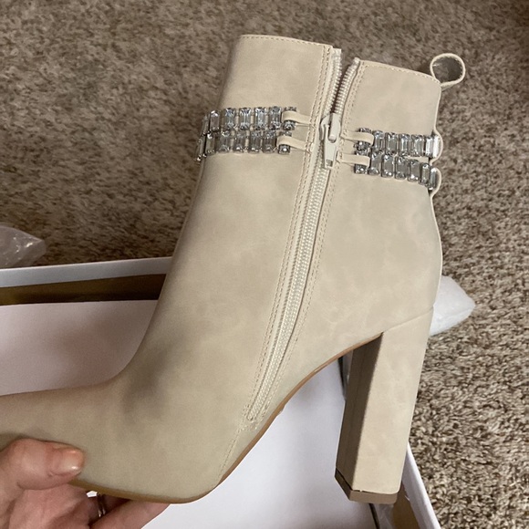 Dripping in 💎 boots - Picture 2 of 6